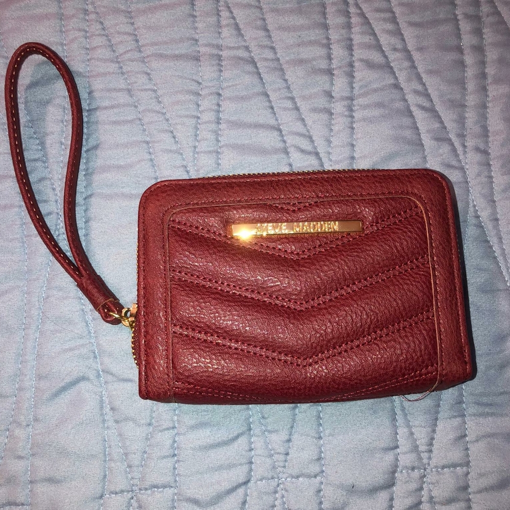 Steve maden wristlet burgundy